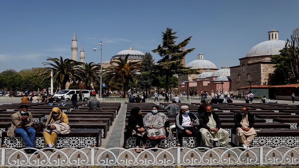 تركيا تسجل 340 وفاة جديدة بكورونا مع استمرار الإغلاق