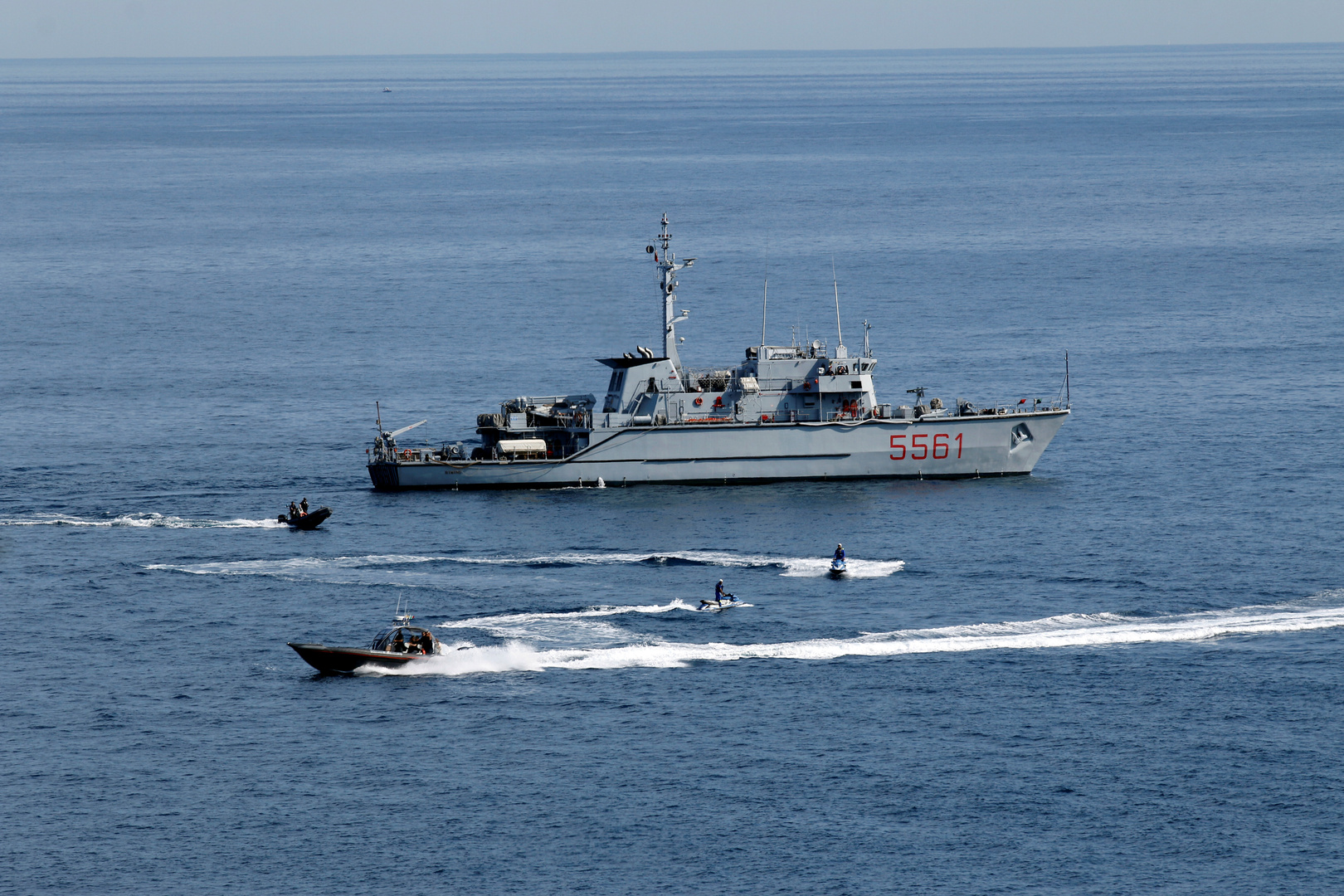 البحرية الإيطالية تعلن عن تدخلها لتجنب اعتراض زورق ليبي لقوارب صيد إيطالية