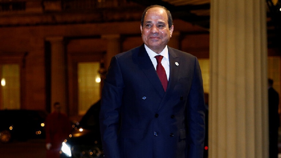 السيسي يستقبل رئيس جمهورية الكونغو الديمقراطية بمطار القاهرة
