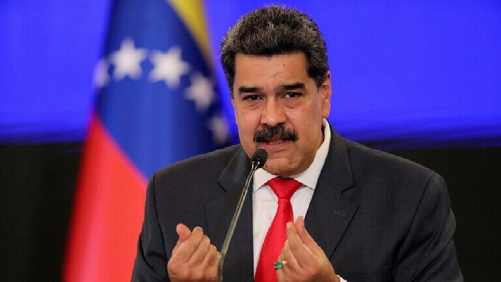مادورو يهنئ روسيا بعيد النصر