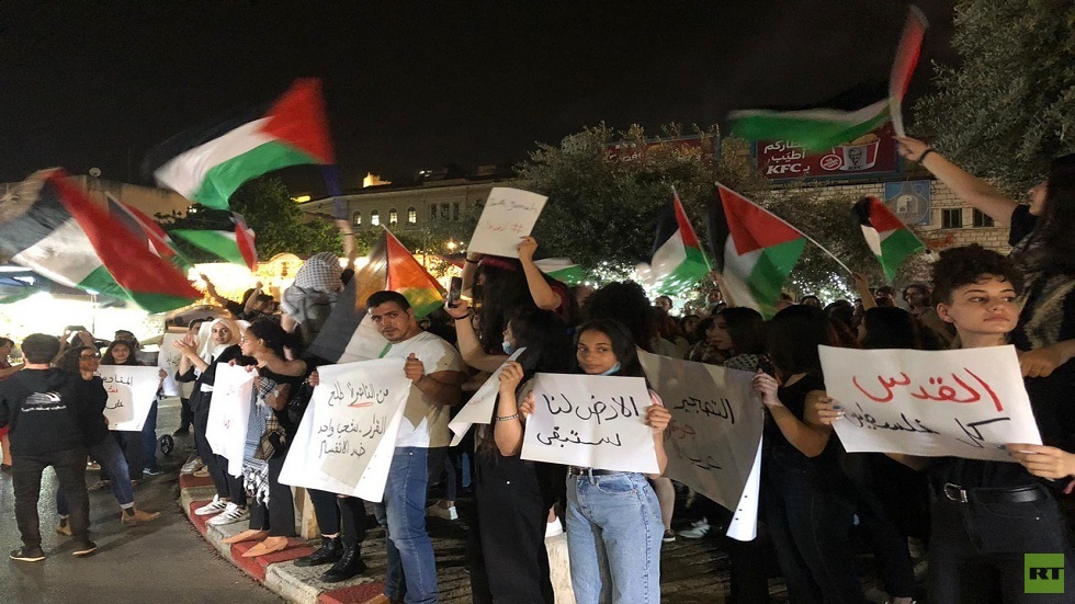 الشرطة الإسرائيلية تفرّق بالقوة مظاهرة في باب العامود بالقدس