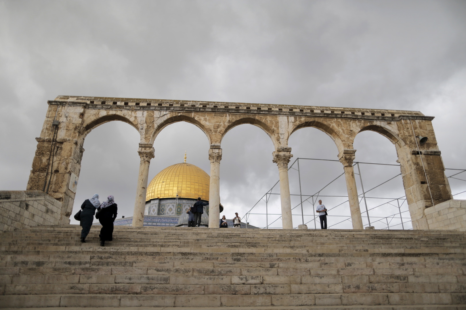 القوات الإسرائيلية تصادر مفاتيح المسجد الأقصى من حراس الأوقاف الإسلامية