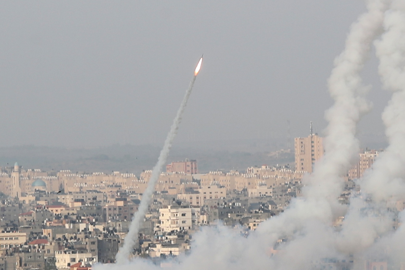الفصائل الفلسطينية توجه ضربات صاروخية نحو القدس وسديروت