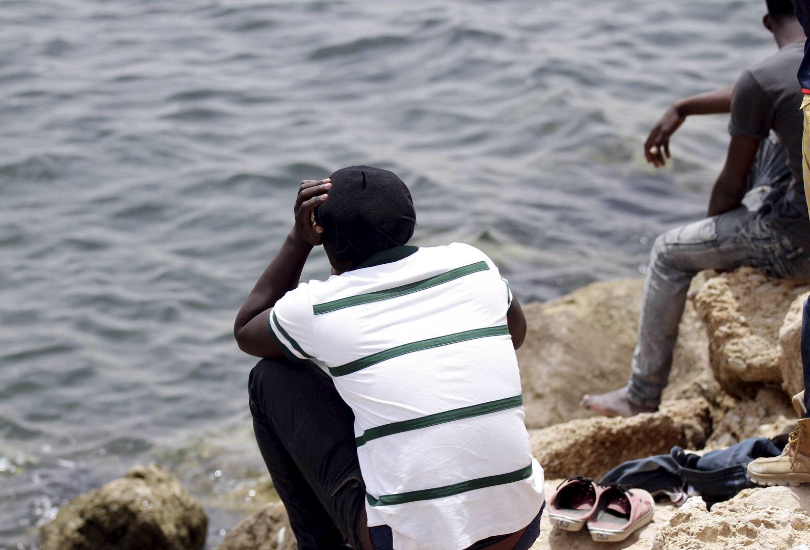 مصرع 17 مهاجرا غرقوا بانقلاب قارب قبالة تونس