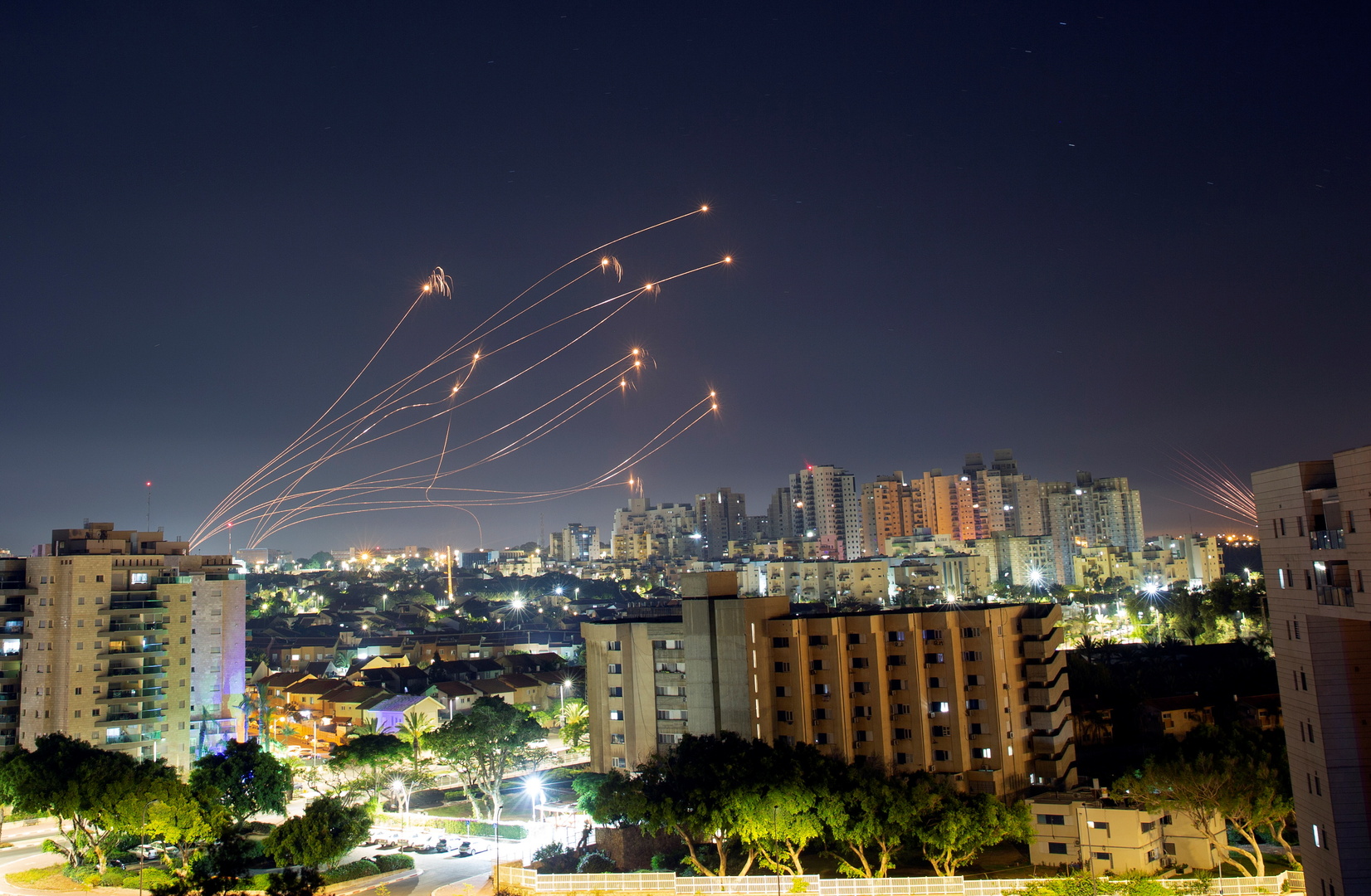 الجيش الإسرائيلي: 2300 صاروخ أطلقت من قطاع غزة نحو إسرائيل خلال 6 أيام