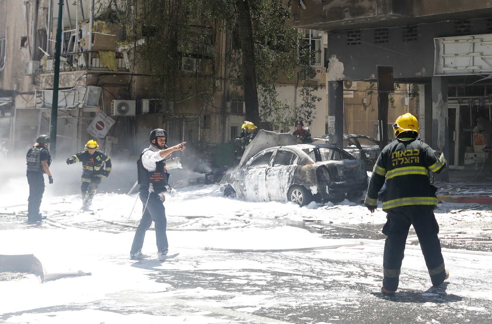 كتائب القسام توجه ضربة صاروخية لتل أبيب بعشرات الصواريخ 