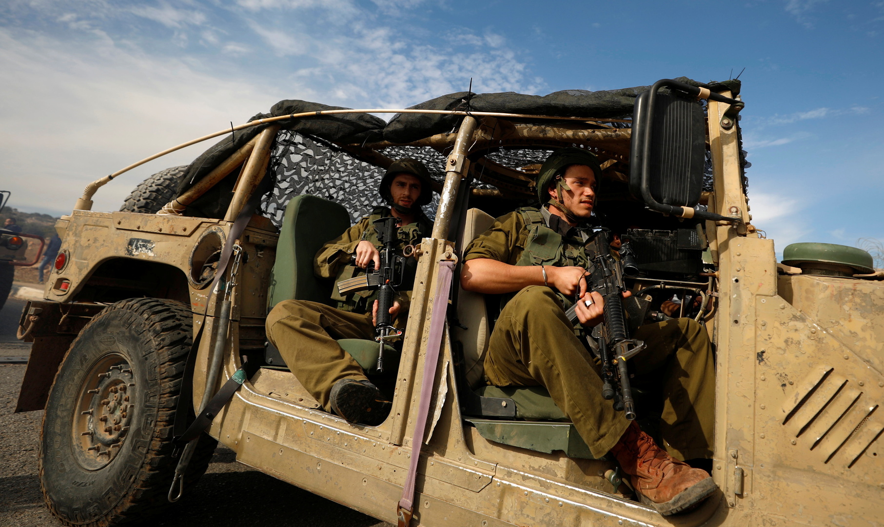 الجيش الإسرائيلي يستهدف بالخطأ سيارة مدنيين في غور الأردن