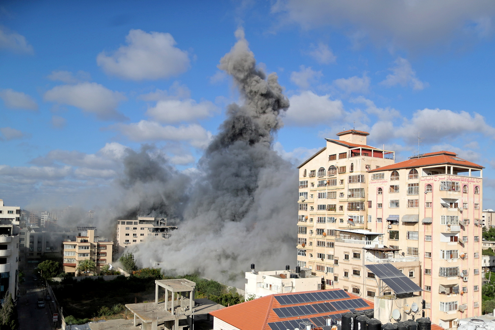 ارتفاع حصيلة ضحايا غارات إسرائيل على قطاع غزة إلى 212 قتيلا بينهم 61 طفلا