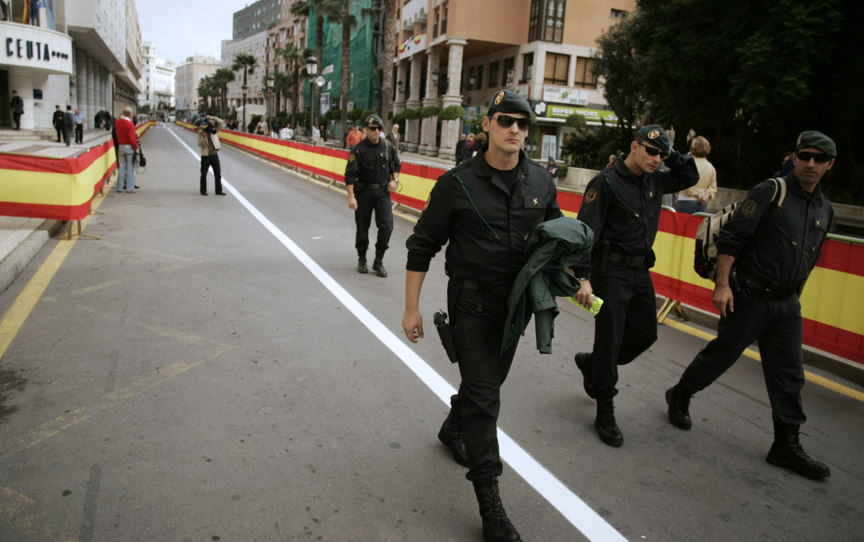 آخر التطورات في مدينة سبتة .. السلطات الإسبانية تقرر الاستعانة بالجيش