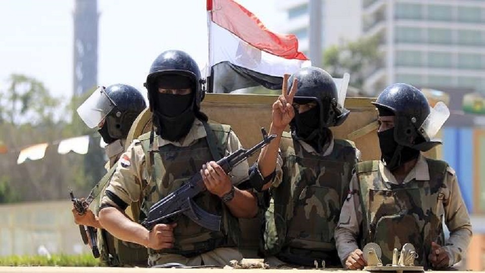 مصر.. القبض على 3 مسلحين وتحييد 3 في شمال سيناء - صور