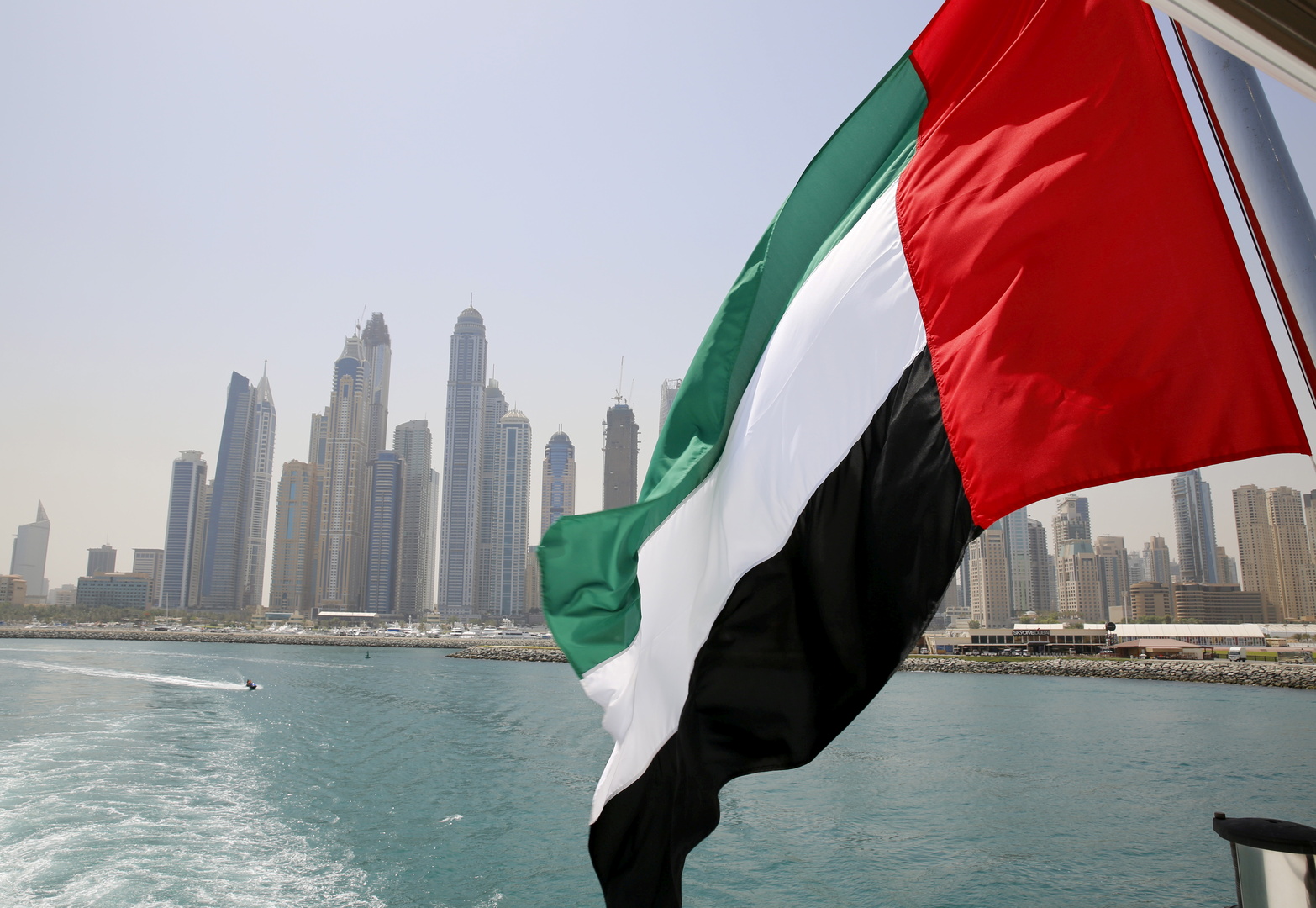 الإمارات تقدم طلبا لاستضافة الدورة 28 لمؤتمر بشأن تغير المناخ