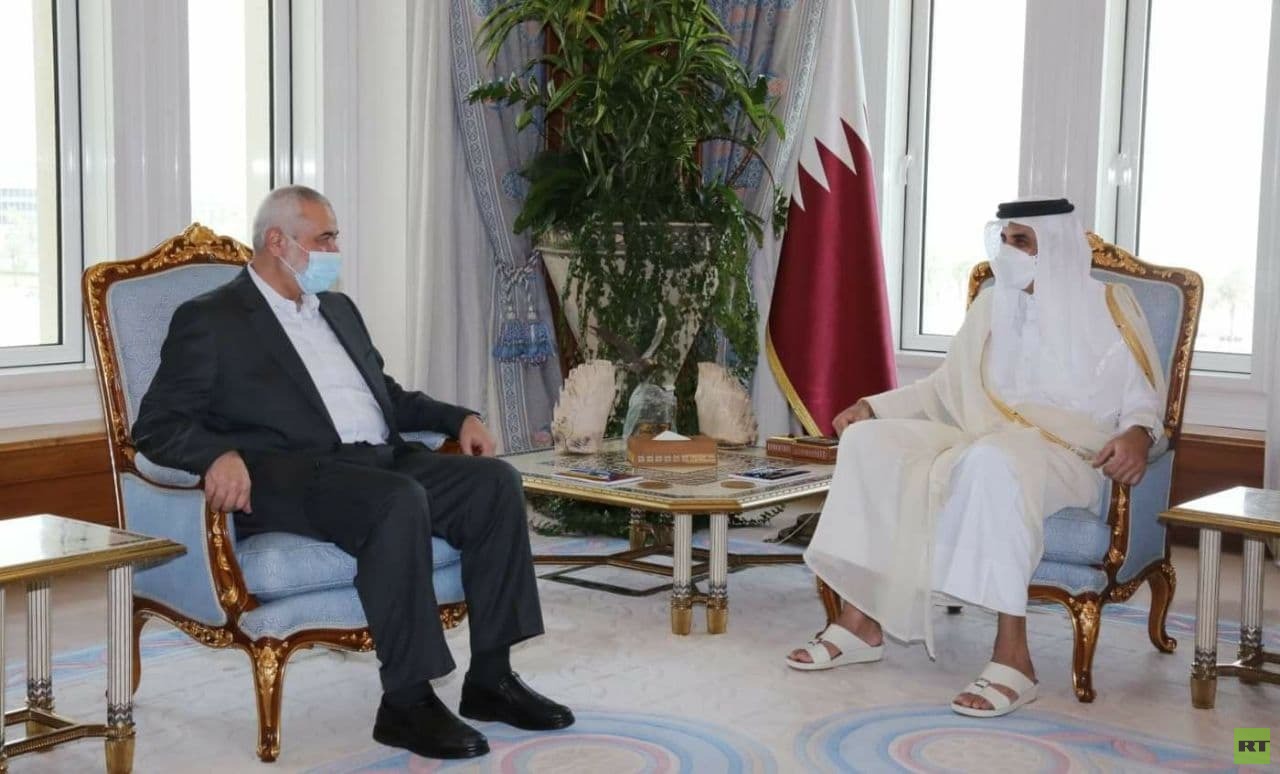 أمير قطر يلتقي هنية في الدوحة