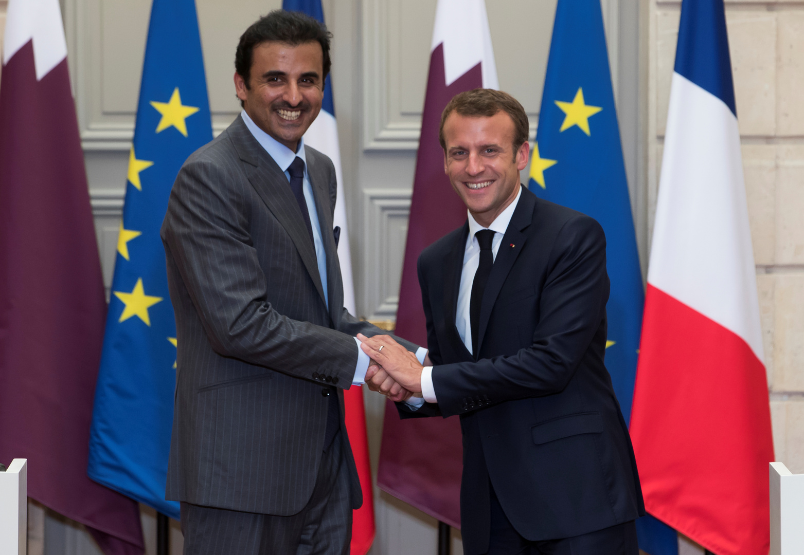 أمير قطر يبعث رسالة خطية إلى الرئيس الفرنسي