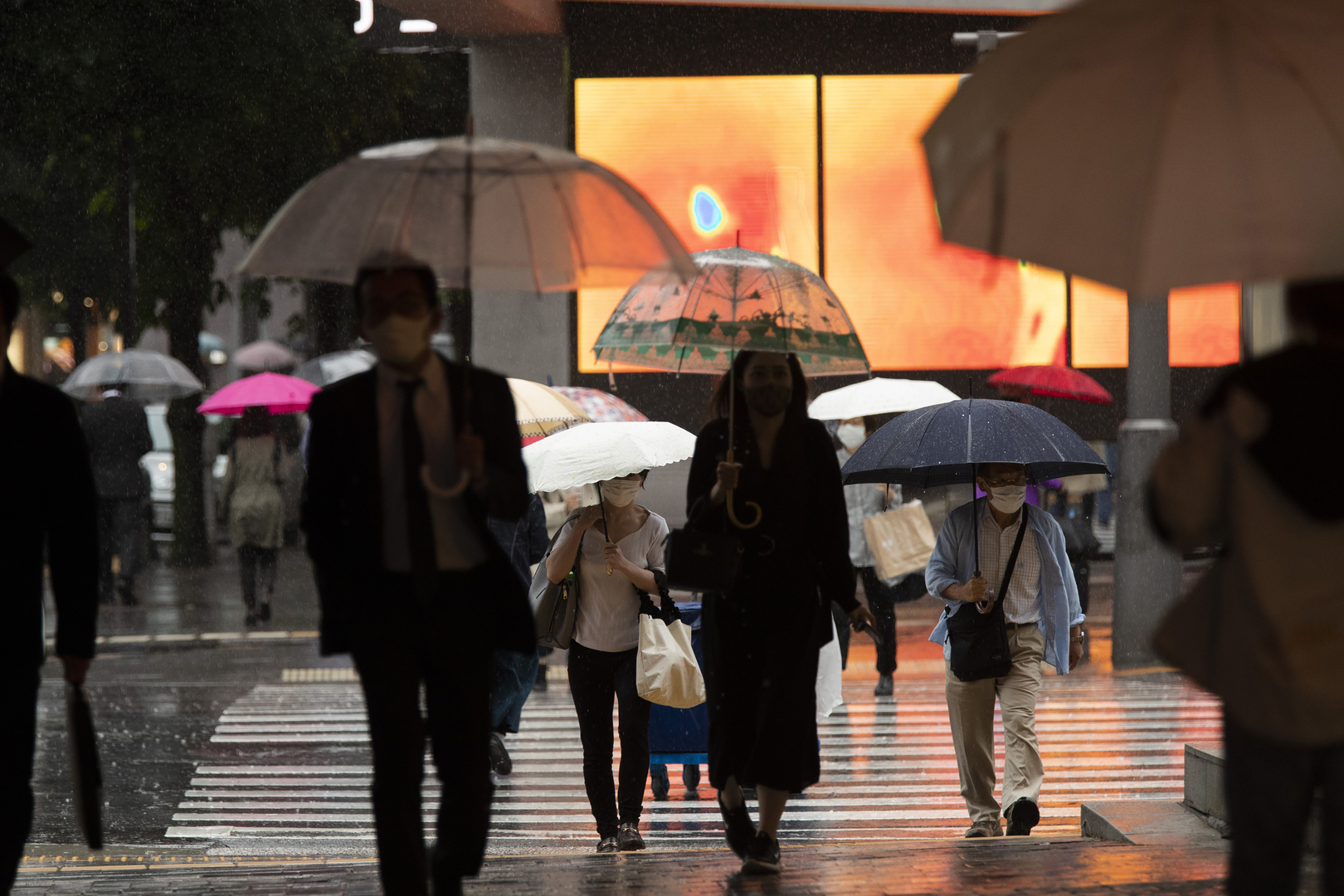 اليابان تستعد للأولمبياد بتمديد حالة الطوارئ المتعلقة بكورونا
