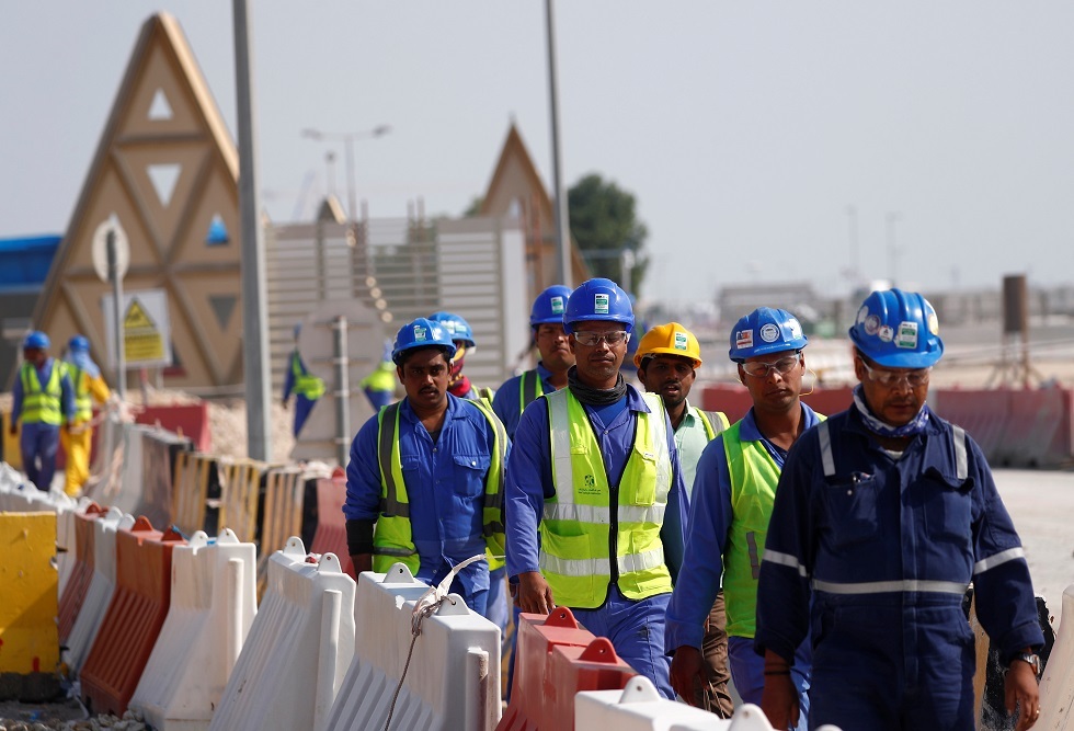 منظمات حقوقية تطالب قطر بالإفراج عن كيني أوقف بعدما تحدث عن ظروف العمال