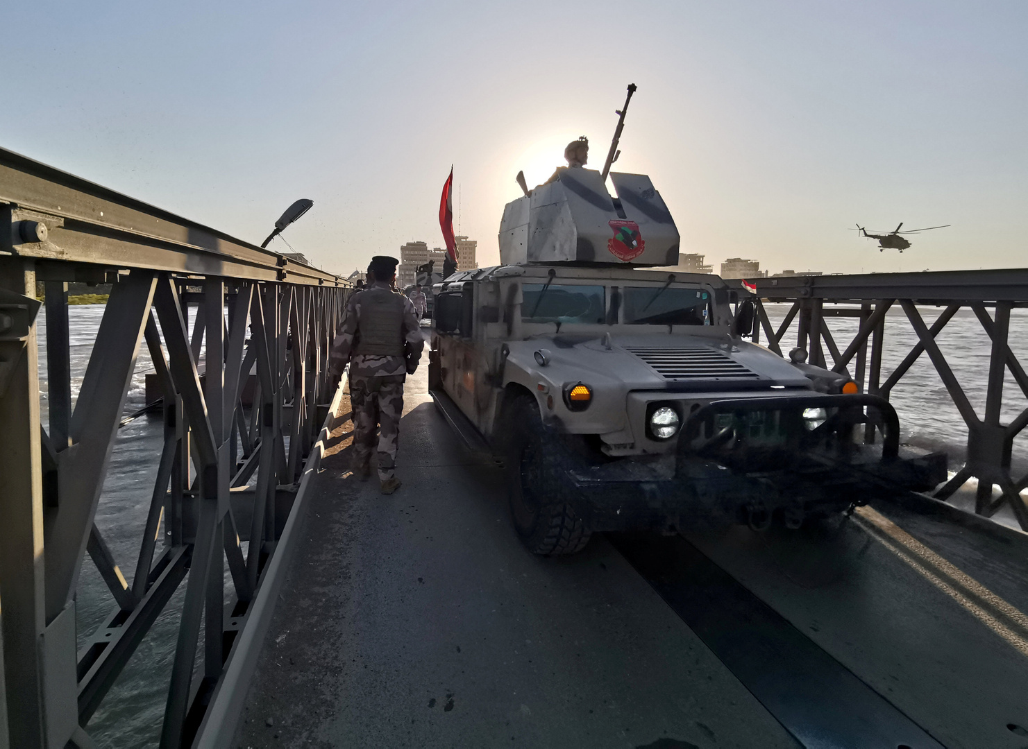 مراسلنا: تحريك قوات خاصة بالجيش العراقي إلى المنطقة الخضراء بسبب التوتر بين الحشد الشعبي والكاظمي