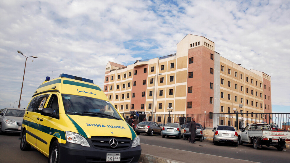 "بتتكلم كتير".. مسن مصري يقتل زوجته ذبحا