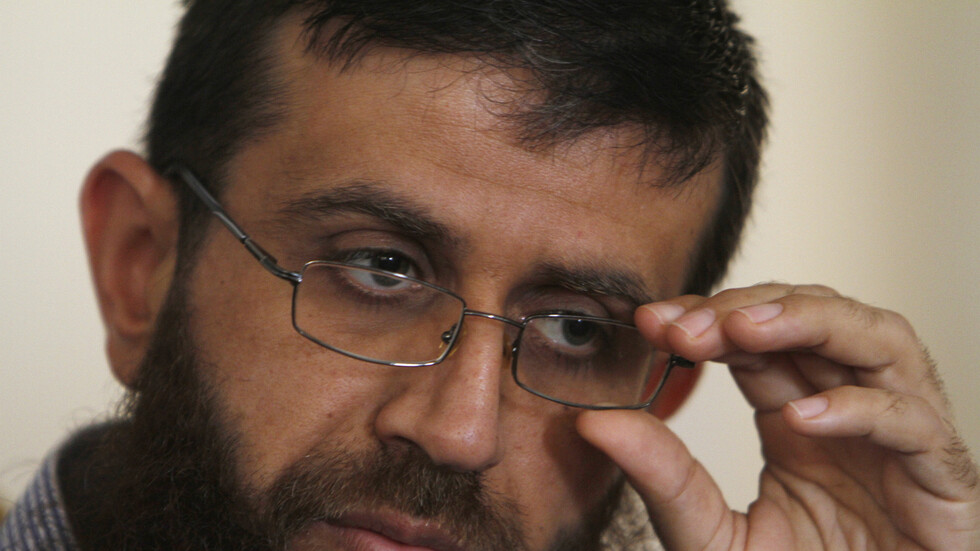 بعد اعتقاله للمرة الـ12.. الأسير خضر عدنان يعلن مجددا إضرابه عن الطعام