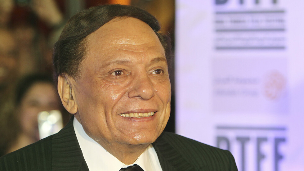 تفاصيل الحالة الصحية للفنان المصري عادل إمام