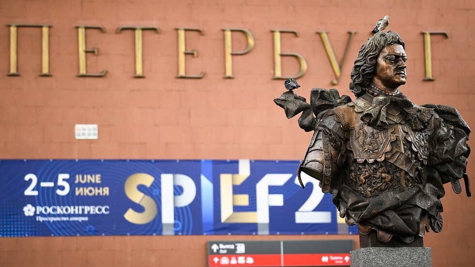 مشاركة وجها لوجه.. انطلاق فعاليات منتدى بطرسبورغ الاقتصادي الدولي