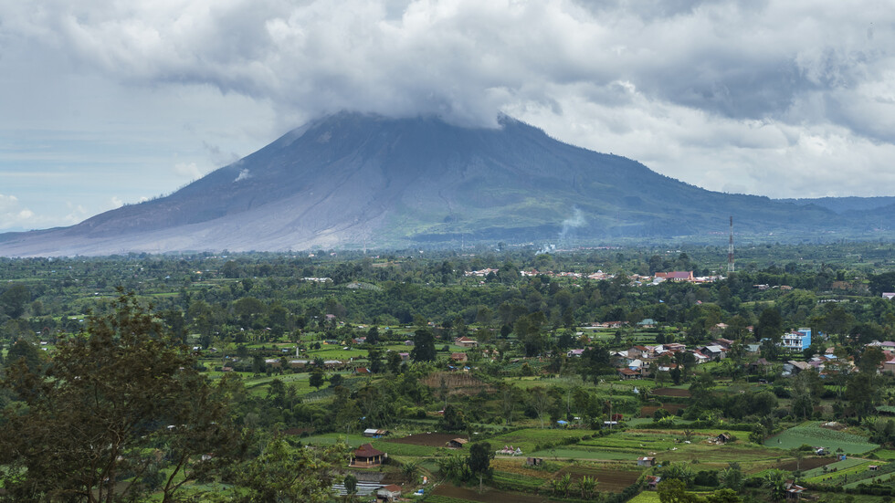 دراسة: ثوران بركان كبير قديم دمّر طبقة الأوزون وتسبب في اختناق البشر