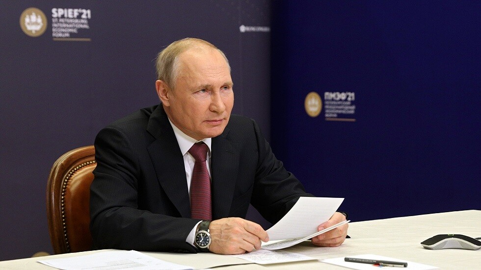 بوتين يؤكد دعم الحكومة الروسية لقطاع الأعمال