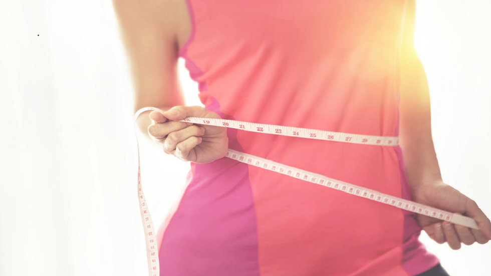 مشروب بسيط ثبت أنه يحرق الدهون الحشوية!