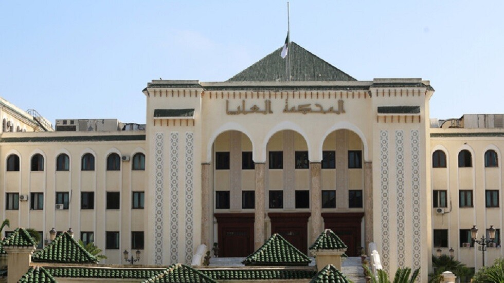 المحكمة العليا في الجزائر تعيد محاكمة اللواء هامل وعائلته