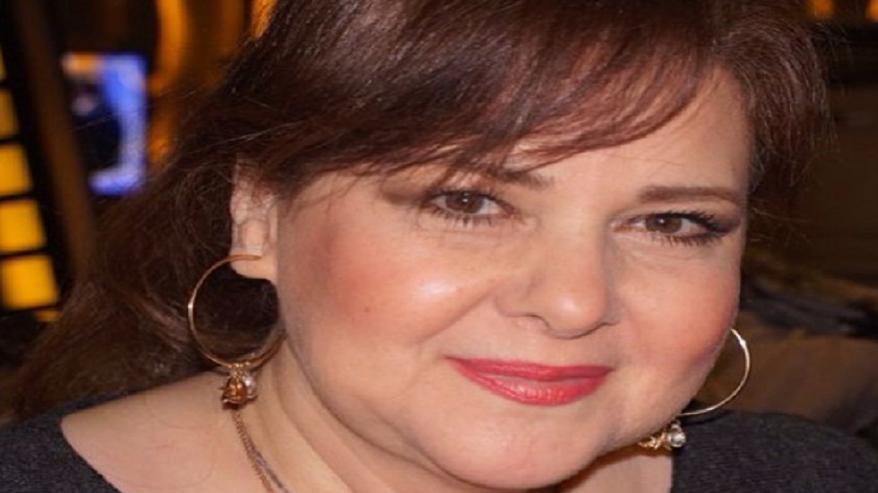 دنيا سمير غانم تكشف آخر تطورات الحالة الصحية لوالدتها دلال عبد العزيز