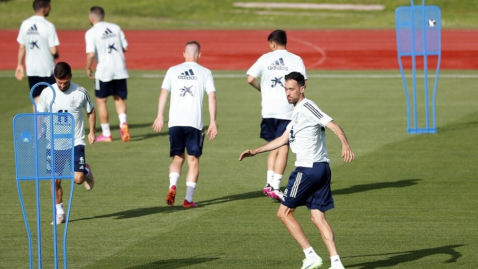 استبعاد بوسكيتس من معسكر منتخب إسبانيا