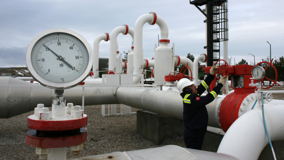 وزير الطاقة التركي يكشف عن خطة استثمار احتياطيات الغاز في البحر الأسود