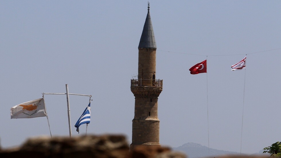 اليونان: تركيا دولة آمنة