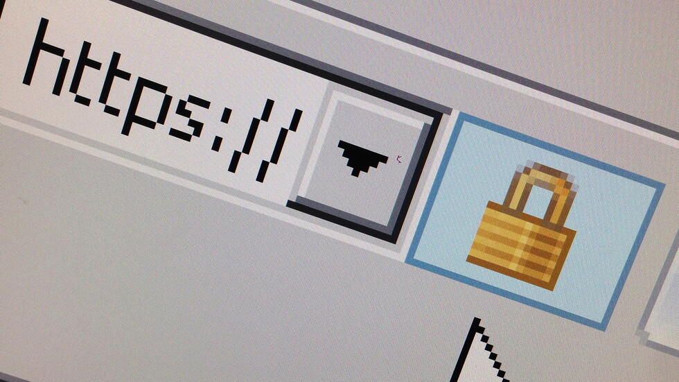 عودة آلاف المواقع الإلكترونية للعمل بعد عطل عالمي في الإنترنت