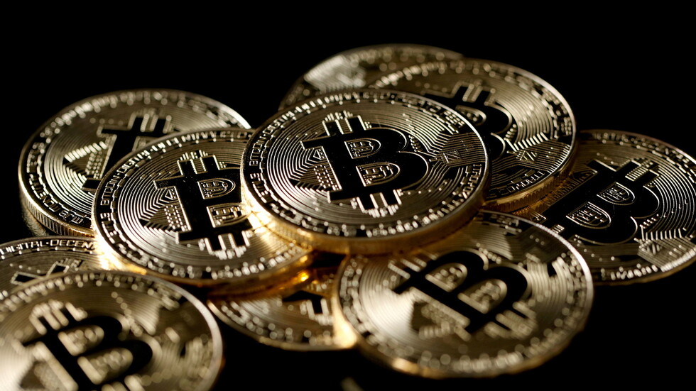 بتكوين تهبط لأدنى مستوى في 3 أسابيع بعد تعليقات من رئيس إدارة الضرائب الأمريكية