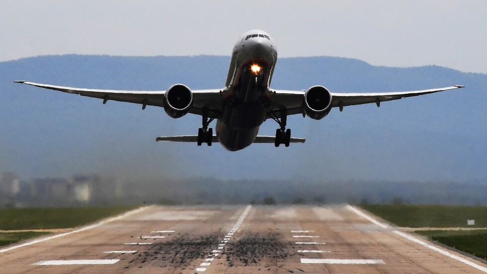 وزير السياحة التركي يعلق على مسألة استئناف رحلات الطيران مع روسيا