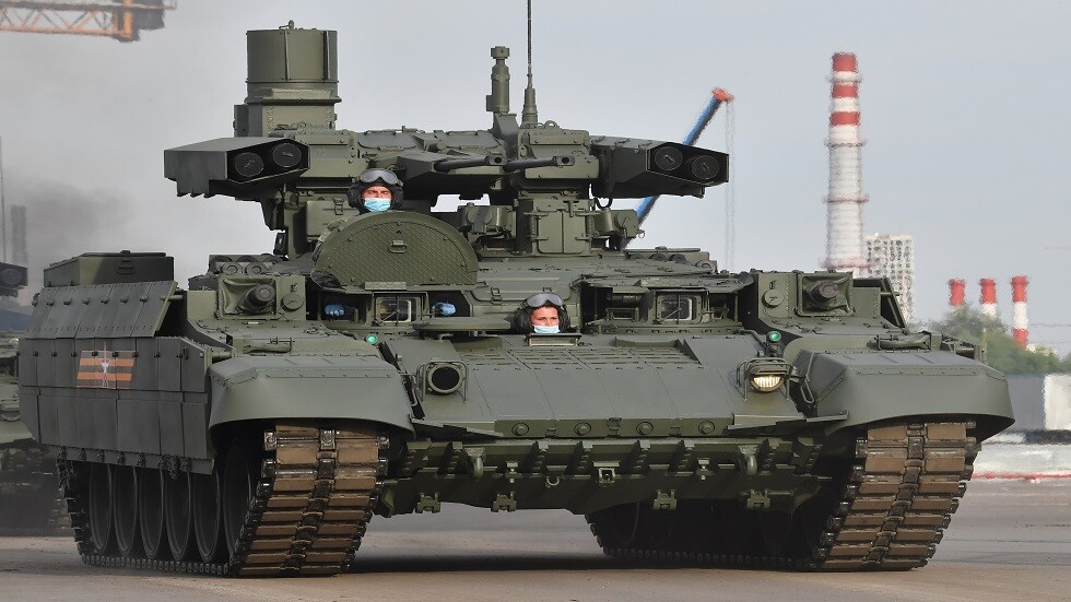 الجيش الجزائري يستعرض "ترميناتور" الروسي بين كثبان الصحراء