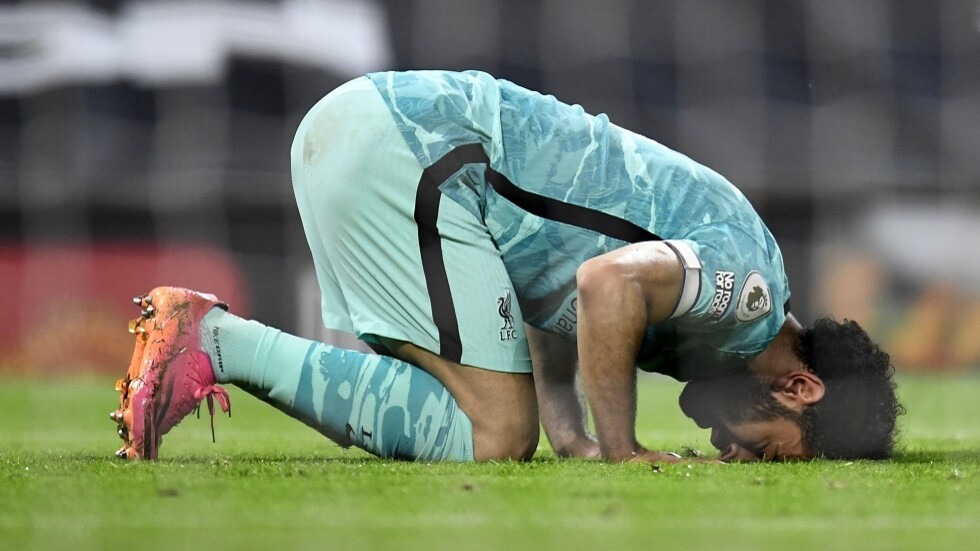 محمد صلاح يوجه رسالة لجماهيره بعد الفوز بجائزة لاعب الموسم