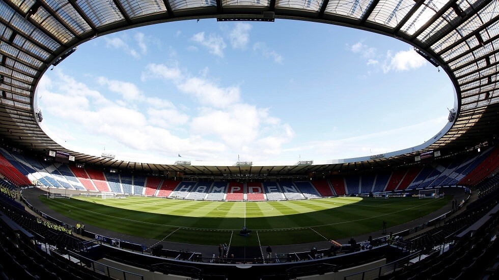 مدرب إنجلترا يتلقى أسرار منتخب كرواتيا من السماء! (صورة)