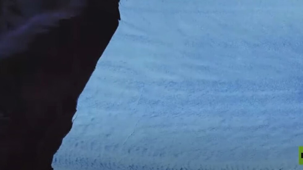 الأقمار الصناعية تكشف تفكك الجرف الجليدي الرئيسي في القطب الجنوبي