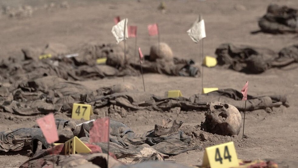 السلطات العراقية تستخرج رفات 123 مدنيا قتلهم "داعش" قبل سنوات