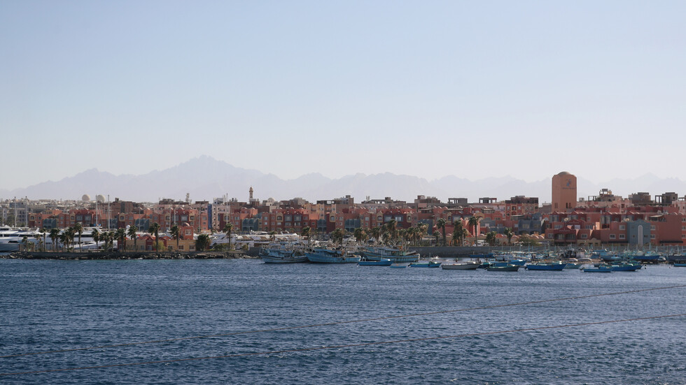 مصر..إغلاق ميناء الغردقة البحري بسبب سوء الأحوال الجوية