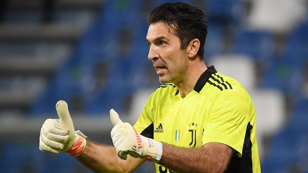 بوفون البالغ 43 عاما يتحدث عن مستقبله الكروي