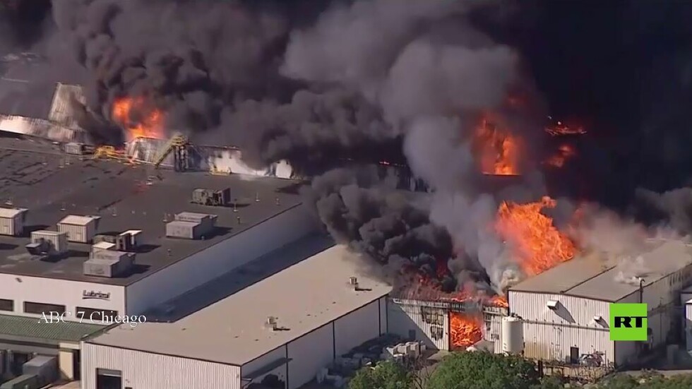 بالفيديو .. حريق بعد انفجار بمصنع كيميائي في الولايات المتحدة