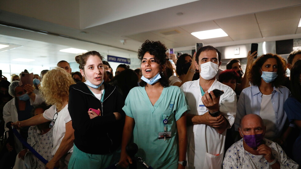 إسرائيل تستغني عن الكمامات اعتبارا من اليوم إلا في استثناءات محددة