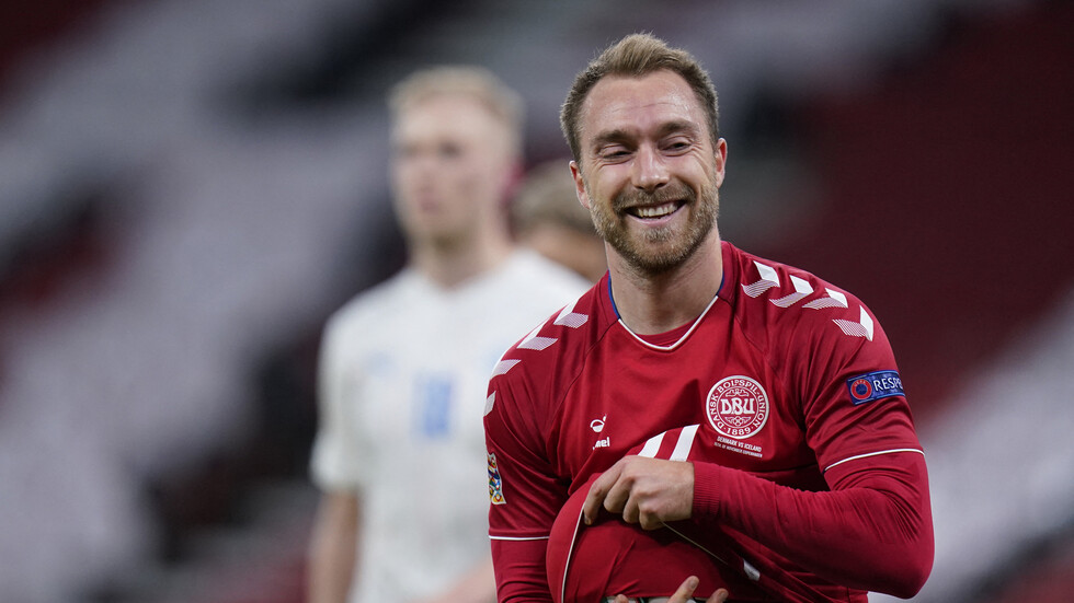 شاهد.. نجم الدنمارك إريكسن يطمئن الجماهير من سريره برسالة