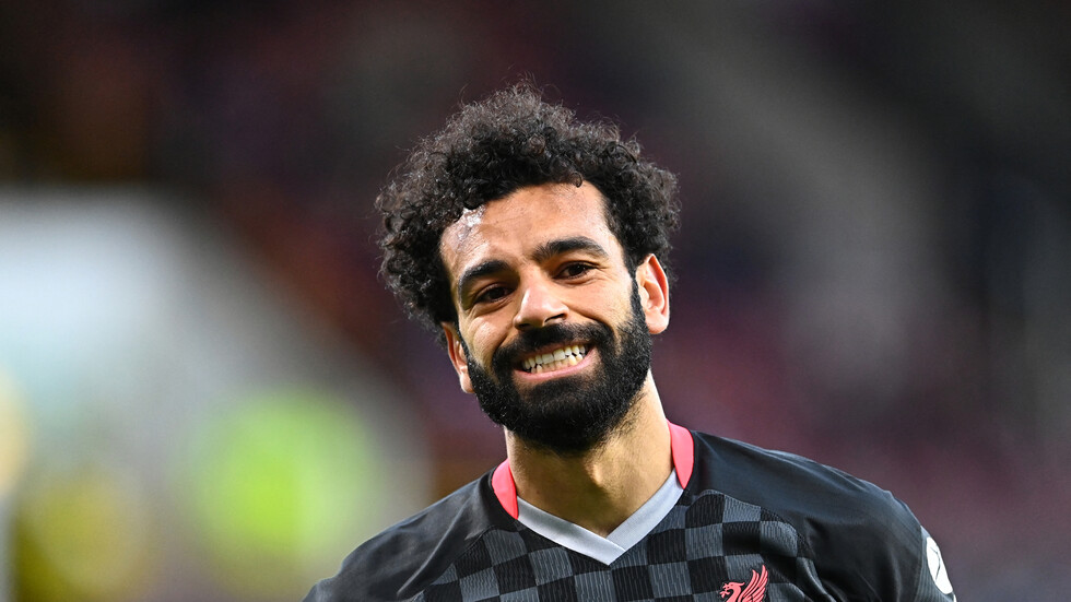 بالفيديو.. ليفربول والفيفا يحتفل بعيد ميلاد محمد صلاح