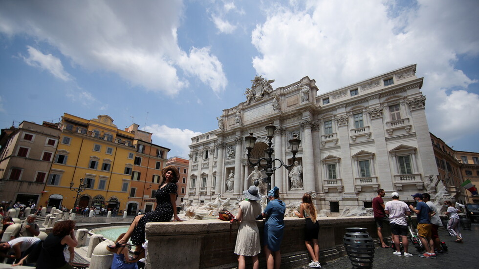 إيطاليا.. 63 وفاة و1255 إصابة جديدة بكورونا