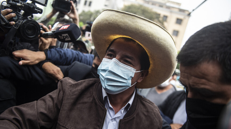 بيرو.. الإعلان عن فوز بيدرو كاستيليو في انتخابات الرئاسة