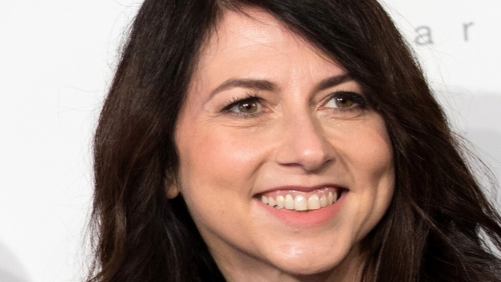 مطلقة جيف بيزوس تعلن التبرع بـ2.7 مليار دولار لمنظمات مختلفة