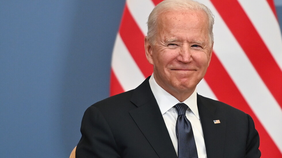 بايدن ووزارة الخارجية الأمريكية يختلفان في المواقف حول "السيل الشمالي-2"